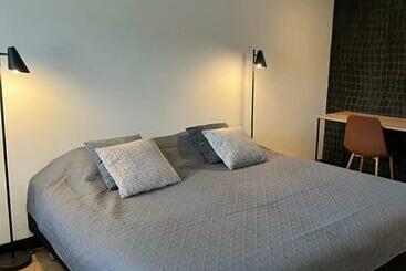 פנסיון Sammys Lodge