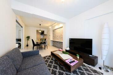 アパートホテル Glass Yamahana East