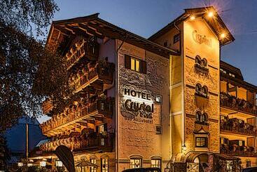 호텔 Crystal Kitzhorn Suites