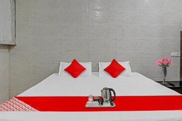 בית מלון כפרי Oyo Flagship 70023 New Mansi