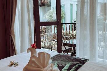 هتل Vannee Golden Sands Beachfront Resort