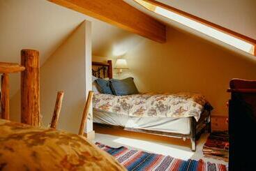 تختخواب و صبحانه Bentwood Inn