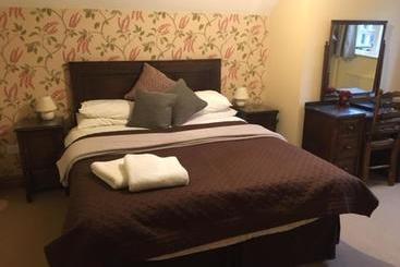 Bed and Breakfast True Lovers Knot