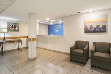 ホテル Baymont By Wyndham Essex Burlington Area