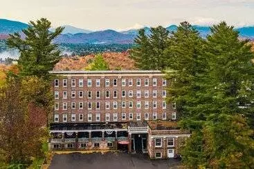 ホテル The Pines Inn