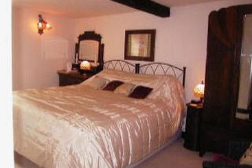 Bed and Breakfast Pig Of Lead