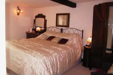 Bed and Breakfast Pig Of Lead