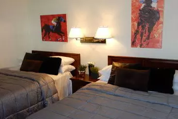 Apart Otel 120 S Broadway