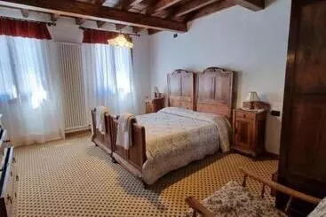 ベッドアンドブレックファースト Trattoria Albergo All Alpino