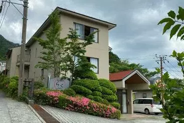 هتل کپسول Kinkaku Onsen 金閣莊 Private Onsen Reservation For Free