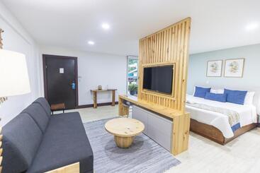 Paradise Bay Hotel Boutique