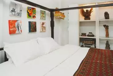 Pension Rumah Paros & Gallery