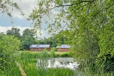 Lomakeskus Ford Farm Lodges