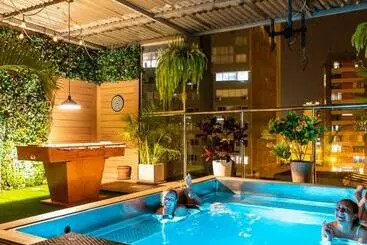 Alpes Lima Kennedy Hostel