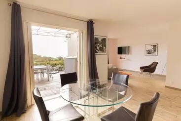 Huoneistohotelli Suites In Erbalunga