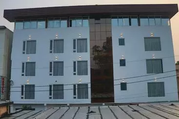 Green Hotel Behind Parmarth Niketan