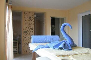 Pensão Mira Guest House