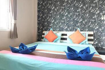 Sea Beach Koh Larn 1