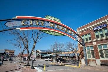 فندق Holiday Inn Express Kansas City North Parkville, An Ihg