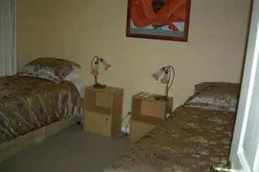 住宿加早餐  Busy Buzz