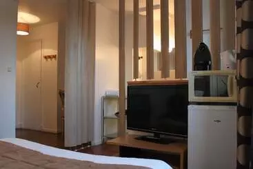 Aparthotel Residence Et Chambres D Hotes De La Porte D Arras