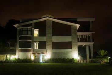 Hotel Club Mahindra Baiguney