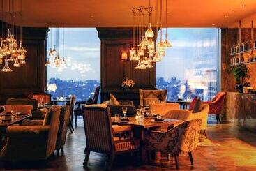 هتل Des Arts Saigon Mgallery Collection