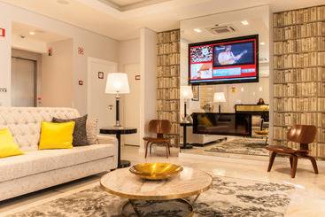 The 7 Hotel, Suites, Studios & Apartments