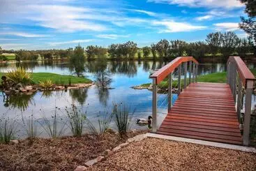 Bed and Breakfast Stonewell Cottages And Vineyards