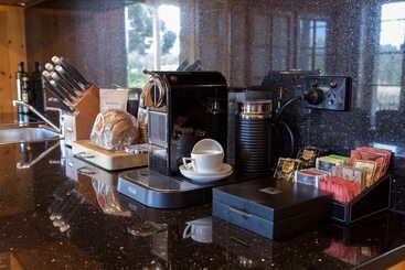 Bed and Breakfast Stonewell Cottages And Vineyards