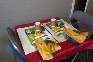 Hipotel Paris Gambetta Republique