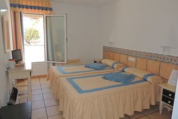 פונדק Virgen Del Mar Holidays