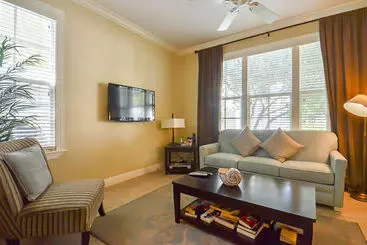 هتل Angler's Reef Resort