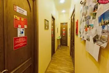 호텔 Bear Hostel On Smolenskaya