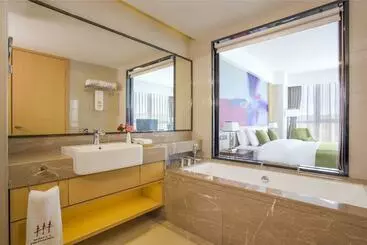 هتل S & Preference Hualing Tbilisi