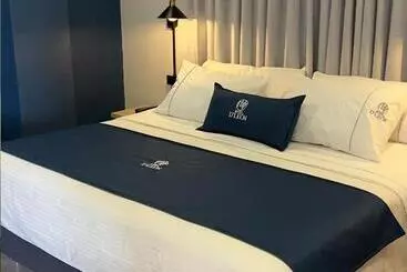 Hotel D Leon