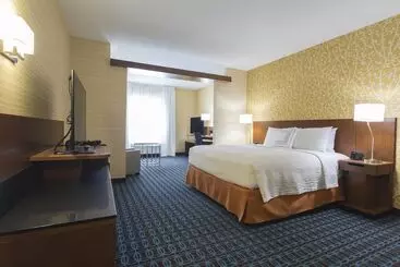 هتل Fairfield Inn & Suites By Marriott Jamestown