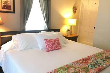 호스텔 Spacious 5br Home In Downtown Historic District