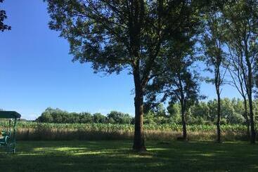 민박 La Veillonnais