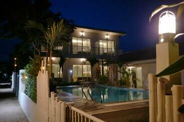 Hotel Sea Sand House Resort