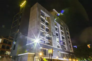 בית מלון כפרי Oyo Premium Saki Vihar