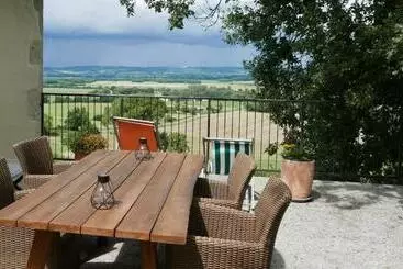 ベッドアンドブレックファースト Chambre D Hôtes à La Ferme Du Moulin