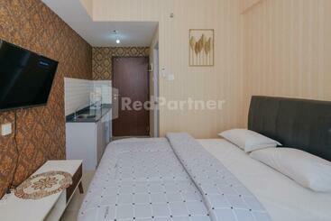 Szálloda Redliving Apartemen Sayana   Family Group Property Tower Cha