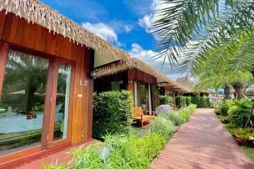 Lomakeskus เทียนหอม อัมพวา รีสอร์ท