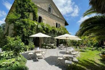 ベッドアンドブレックファースト Domaine De La Felicita