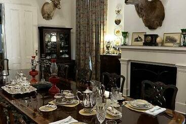 Bed and Breakfast The Belmont 1857