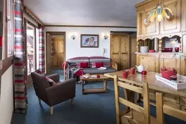 هتل آپارتمان Village Montana