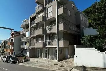 ペンション Guest House Mrvaljević