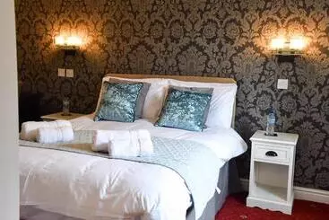 Отель Whiston Hall