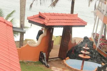 Hotel Woodhouse Beach Resort